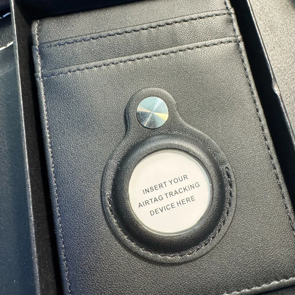 Black Airtag Wallet
